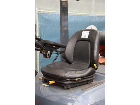 Treibgasstapler 2005  Toyota 02-7FGF30 (16)