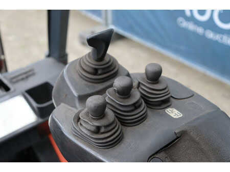 Treibgasstapler 2005  Toyota 02-7FGF30 (19)