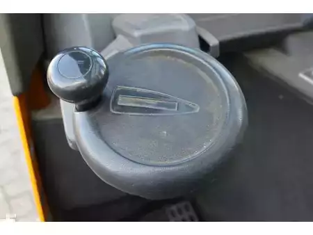 Chariots à mât rétractable 2009  Jungheinrich ETV C16 (22)