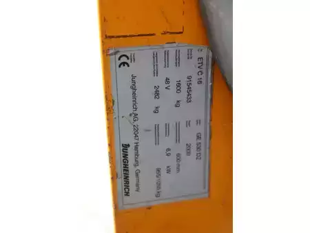 Chariots à mât rétractable 2009  Jungheinrich ETV C16 (23)