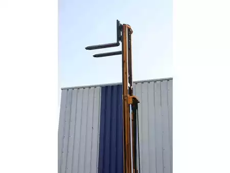 Chariots à mât rétractable 2009  Jungheinrich ETV C16 (29)