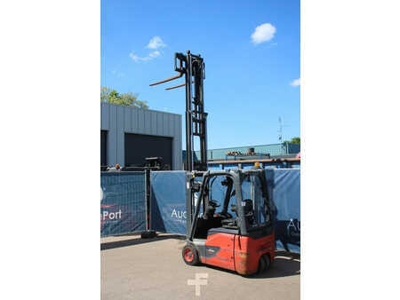 Carrelli elettrici 4 ruote 2017  Linde E15-02 (28)