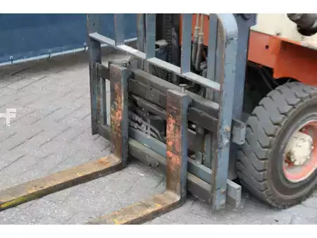 Gas gaffeltruck 1997  Nissan PJ01A18U (11)