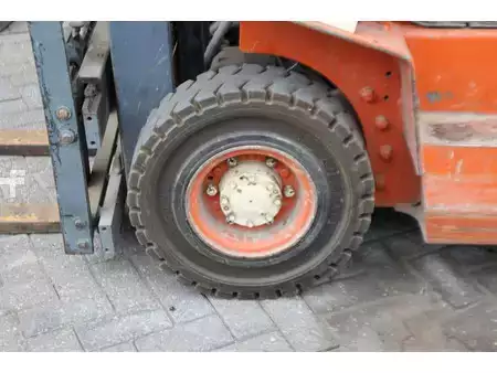 Gas gaffeltruck 1997  Nissan PJ01A18U (14)