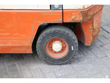 Gas gaffeltruck 1997  Nissan PJ01A18U (16)
