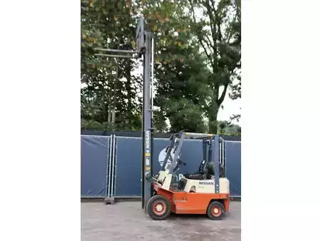 Gas gaffeltruck 1997  Nissan PJ01A18U (36)