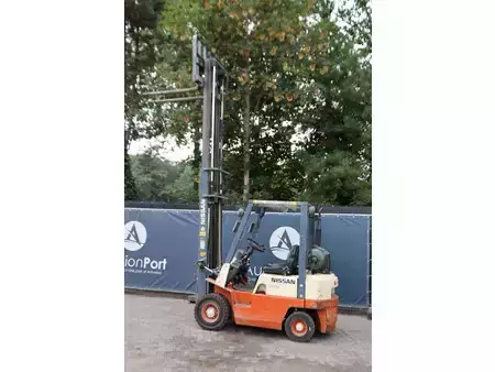 Gas gaffeltruck 1997  Nissan PJ01A18U (38)