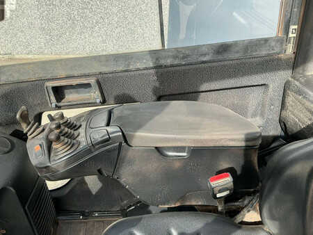 Chariots élévateurs diesel 2013  Linde H30D-02 (10)