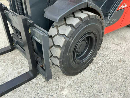 Chariots élévateurs diesel 2013  Linde H30D-02 (22)