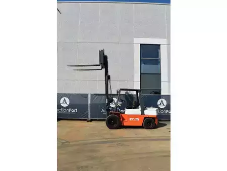Diesel heftrucks 1994  Nissan C9ZWGF03A40D (14)