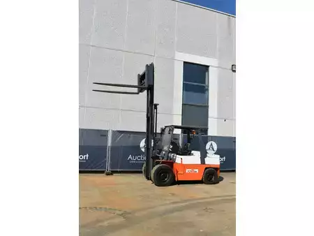 Diesel heftrucks 1994  Nissan C9ZWGF03A40D (19)