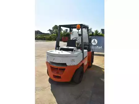 Diesel heftrucks 1994  Nissan C9ZWGF03A40D (6)