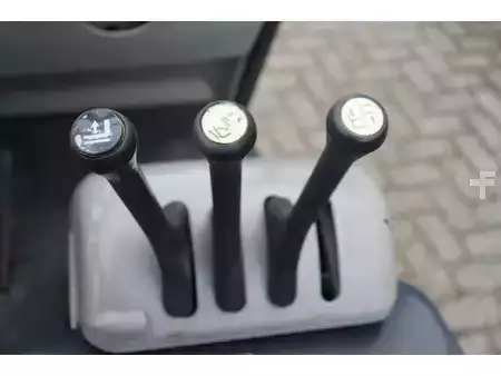 Elektrisk- 4 hjul 2006  Still R 60-30 (25)