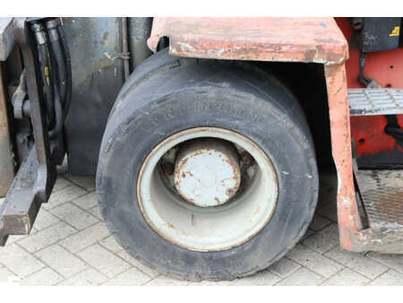Carrelli elevatori diesel 2002  Kalmar DCD 80-9H (17)