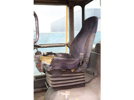 Carrelli elevatori diesel 2002  Kalmar DCD 80-9H (27)