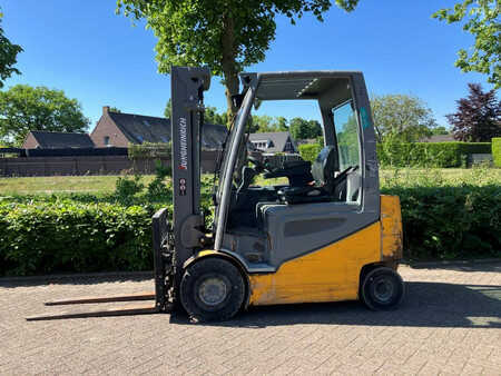 Eléctrico - 4 rodas 2016  Jungheinrich EFG 425K (2)