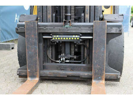 LPG Forklifts - Yale Veracitor 30VX (10)
