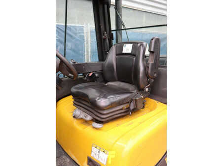 LPG Forklifts - Yale Veracitor 30VX (13)