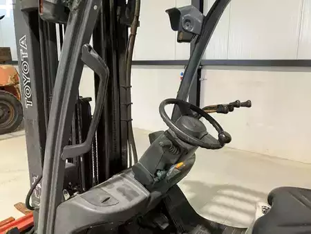 Dieseltrukki 2011  Toyota 02-8FDF18 (10)