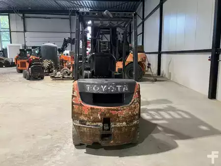 Dieseltrukki 2011  Toyota 02-8FDF18 (4)