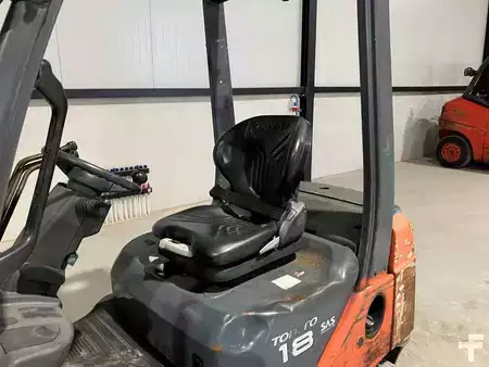 Dieseltrukki 2011  Toyota 02-8FDF18 (9)