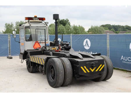 Terminal trekkers - [div]  (4)