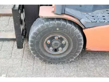 Eléctrica de 4 ruedas 2012  Toyota 8FBET16 (14)