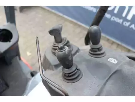 Eléctrica de 4 ruedas 2012  Toyota 8FBET16 (23)