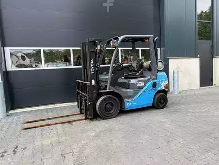 Wózki gazowe 2019  Toyota 06-8FG25F (1)