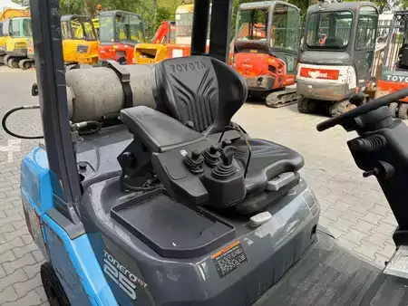 Wózki gazowe 2019  Toyota 06-8FG25F (8)