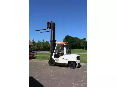 Dieselový VZV 2003  Hyster H5.00XM (35)