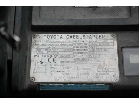 Empilhador a gás 2011  Toyota 028FGF25 (27)
