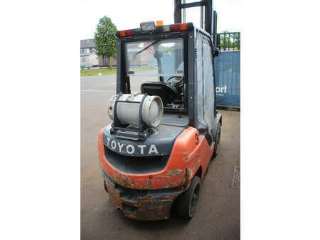 Empilhador a gás 2011  Toyota 028FGF25 (5)