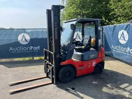 LPG Forklifts 2004  Toyota 42-7FGF18 (1)