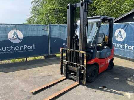 LPG Forklifts 2004  Toyota 42-7FGF18 (2)