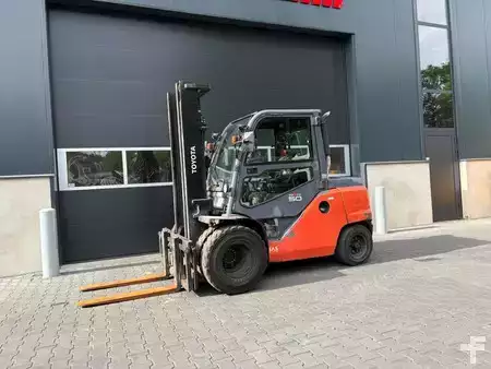 Dieselový VZV 2017  Toyota 40-8FD45N (1)