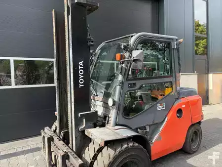 Dieselový VZV 2017  Toyota 40-8FD45N (8)
