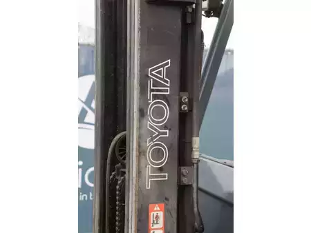 Eléctrica de 4 ruedas 2010  Toyota 7FBMF25 (12)