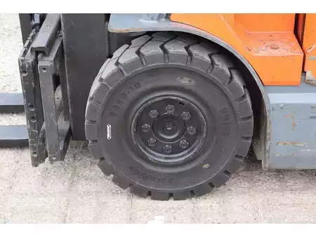 Eléctrica de 4 ruedas 2010  Toyota 7FBMF25 (14)