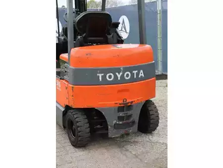 Eléctrica de 4 ruedas 2010  Toyota 7FBMF25 (16)