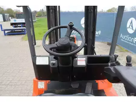 Eléctrica de 4 ruedas 2010  Toyota 7FBMF25 (19)