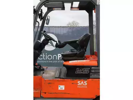 Eléctrica de 4 ruedas 2010  Toyota 7FBMF25 (20)