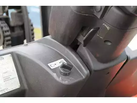 Eléctrica de 4 ruedas 2010  Toyota 7FBMF25 (24)