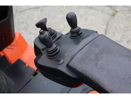 Eléctrica de 4 ruedas 2010  Toyota 7FBMF25 (29)