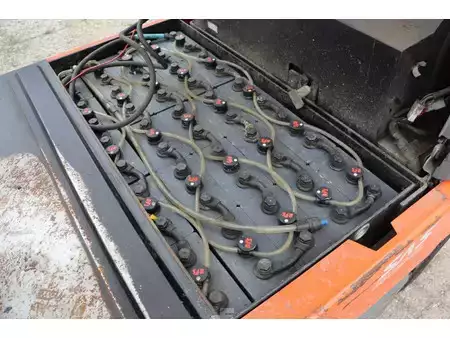 Eléctrica de 4 ruedas 2010  Toyota 7FBMF25 (32)