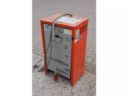 Eléctrica de 4 ruedas 2010  Toyota 7FBMF25 (38)