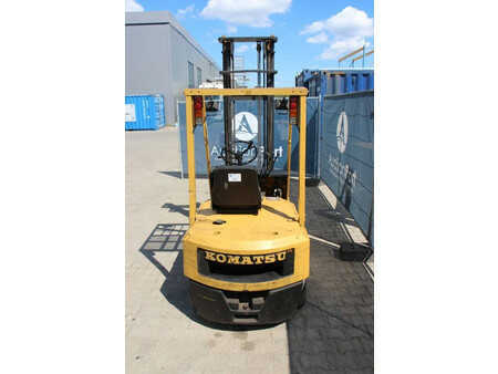 Carrelli elevatori diesel 1986  Komatsu FD15H-14 (4)