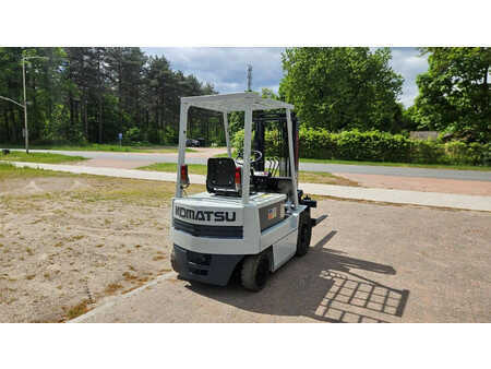 Elektryczne 4-kołowe 1992  Komatsu FB 20-3 (4)