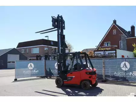 Chariots électriques à 4 roues 2024  Linde E50HL-01 (40)