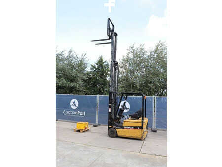 Elektryczne 4-kołowe 2003  CAT Lift Trucks EP16KT (27)